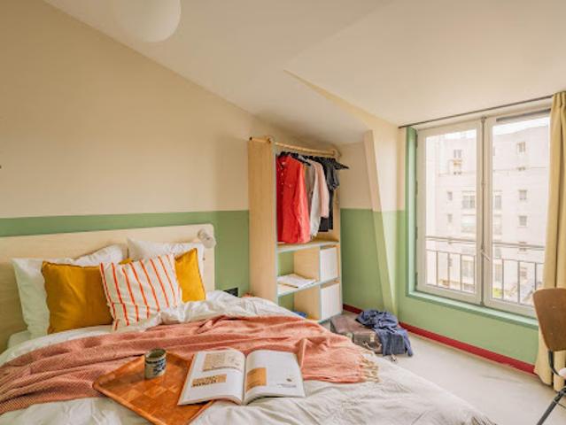 Location Maison 5 pièces 457 m2 Paris 20ème