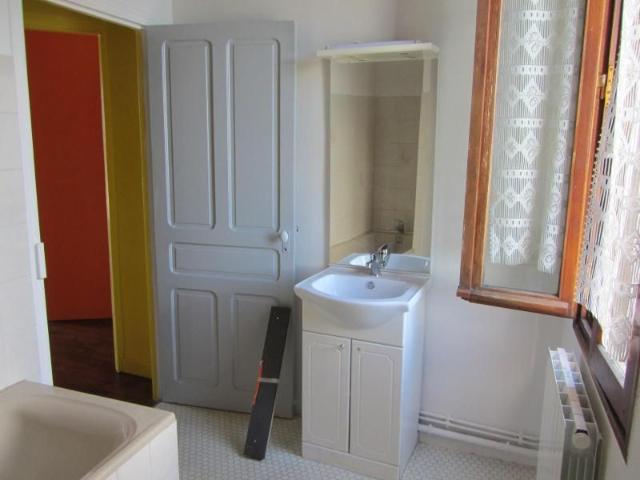Location Maison 5 pièces 76m² EGLETONS 19300