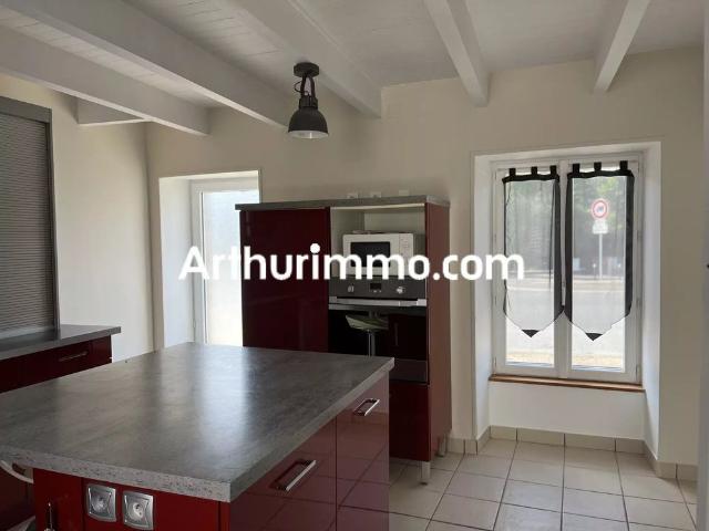 Location Maison 5 pièces 84 m2 à Clessé