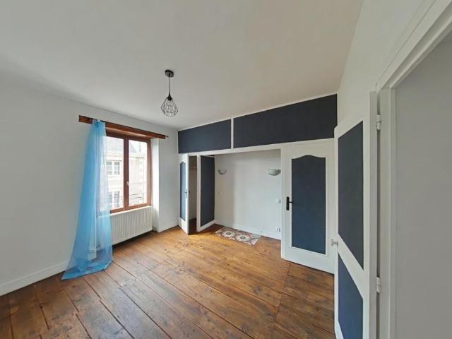 Location Maison 5 pièces 88m² MONTMORILLON 86500