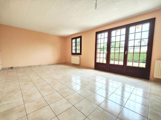 Location maison 5 pièces, 93.79m², Guignes