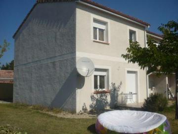 Location Maison 5 pièces 95.00 m² saint Etienne De Tulmont