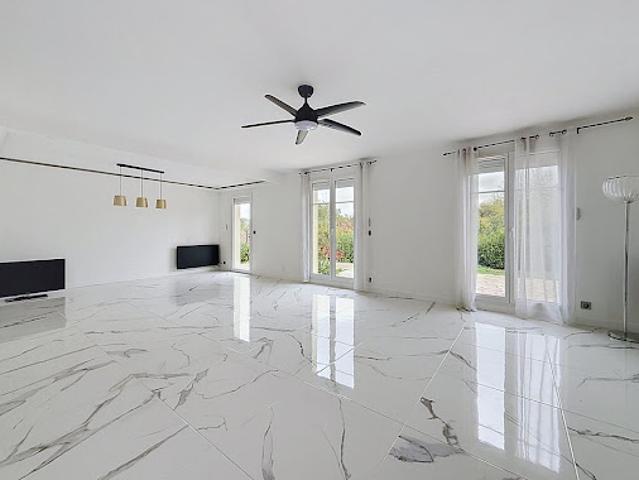 Location Maison 5 pièces 99.6 m2 Villecresnes