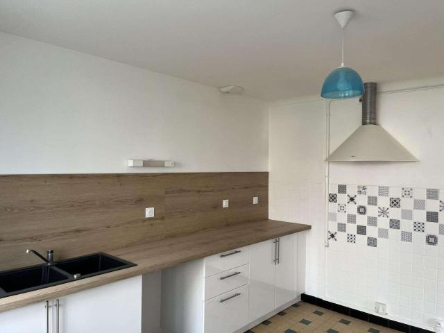 Location maison 5 pièces Champagné 72