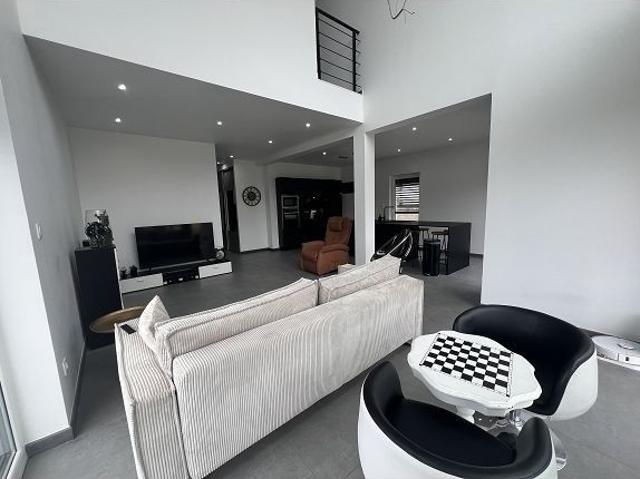 location Maison 5 pièces à Ste croix en plaine REF 369 26 IB