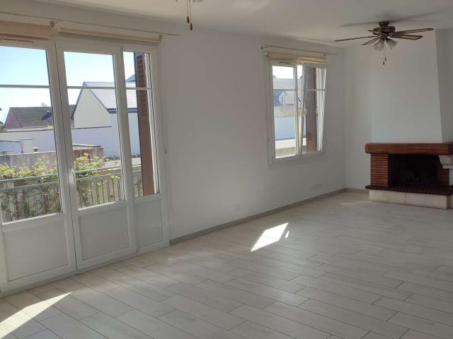 Location maison 5 pièces Ifs 14