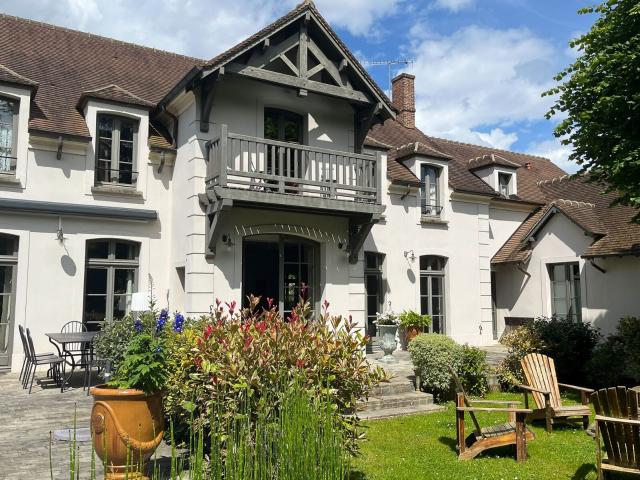 Location maison, 650 m² T 10 à Barbizon, 8 500 €