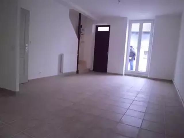 location maison, 67.87 m² parking