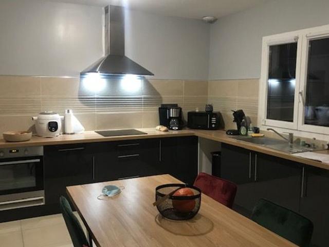 Location maison, 69.19 m² T 3 à Vauvert, 856 €
