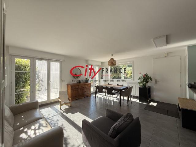 Location Maison 6 pièces 116m² VILLEPREUX 78450
