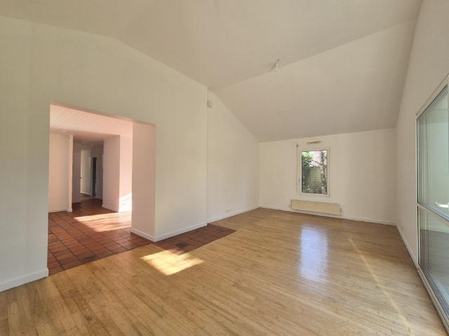 Location Maison 6 pièces 136m² BASSE GOULAINE 44115