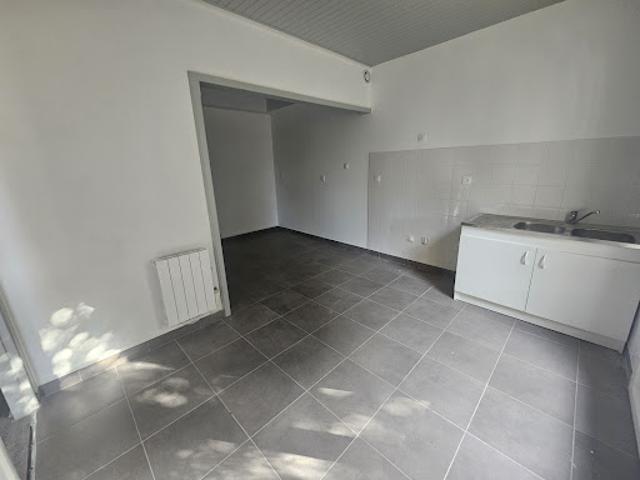 Location Maison 6 pièces 131.16 m2 Roinville