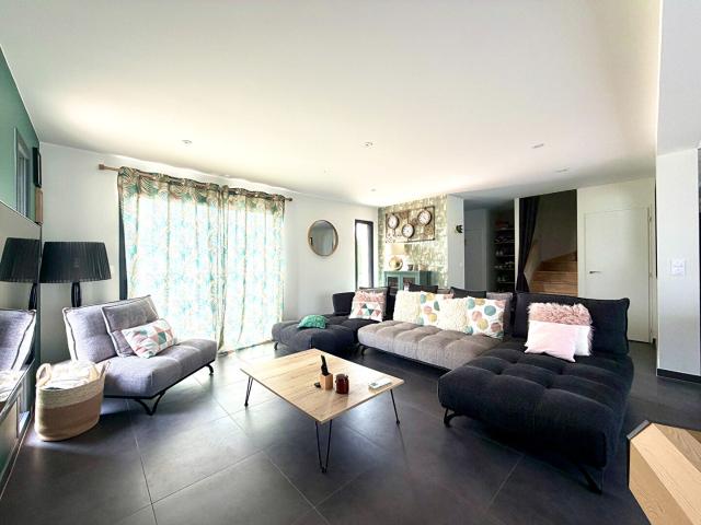 Maison 6 pièces Chanceaux sur Choisille 147.96m² 1950€ à louer l'Adresse