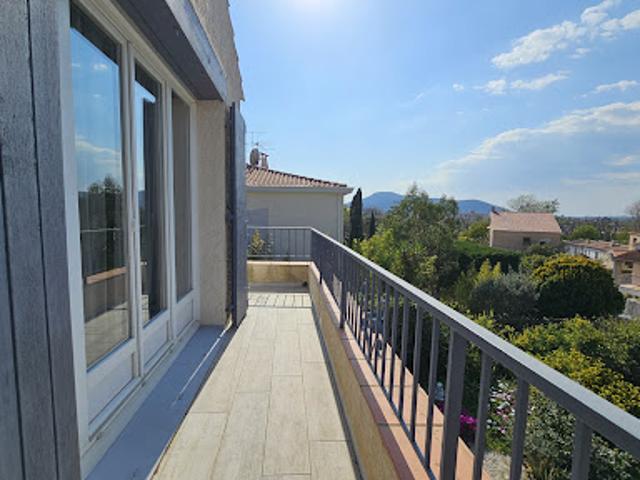 Location Maison 6 pièces 157.6 m2 Hyeres
