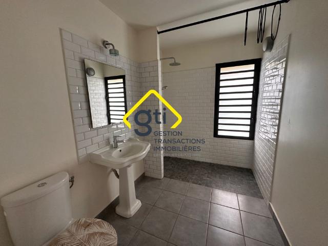 Location Maison 6 pièces 165m² ST DENIS 97417