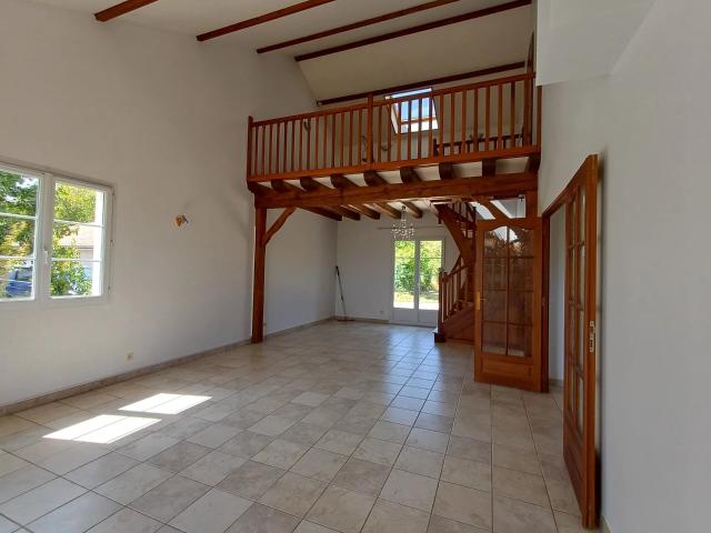 Location Maison 6 pièces 175 m2 à La Puye