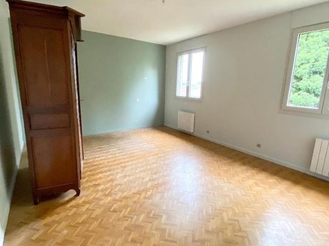 Location Maison 6 pièces 177m² BEAUVAIS 60000
