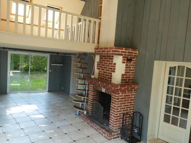 Location Maison 6 pièces 170 m2 Cairon