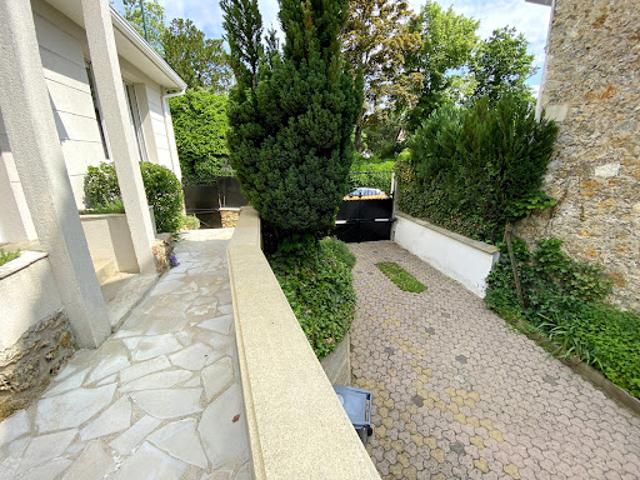 Location Maison 6 pièces 170 m2 Garches