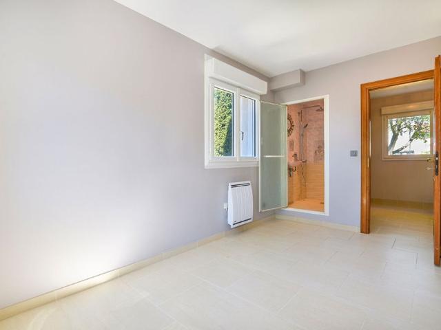 Location maison 6 pièces, 170.00m², Verneuil l'Étang