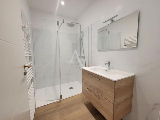 Location Maison 6 pièces 182m²