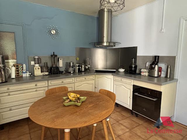 Location Maison 6 pièces 194.01 m2 Lambesc