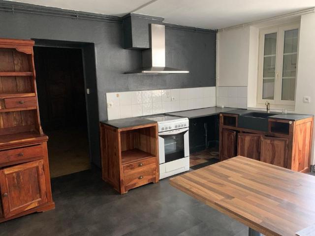 Location Maison 6 pièces 196m² LIVRON SUR DROME 26250