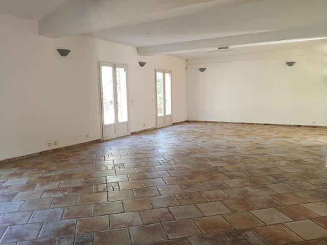 Location Maison 6 pièces 190 m2 Velaux