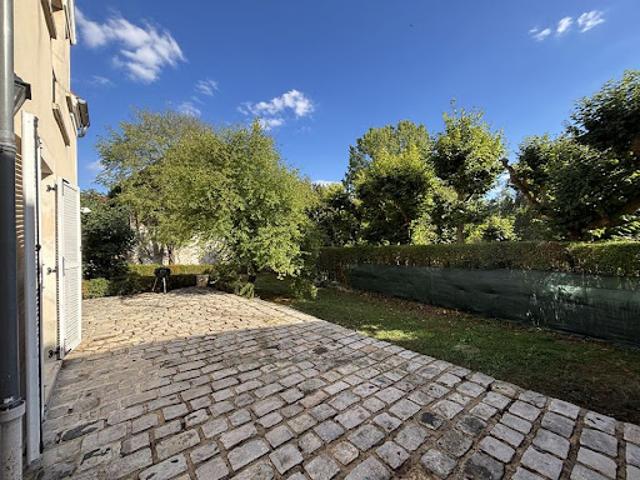 Location Maison 6 pièces 200 m2 Santeny