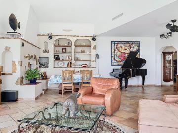 Location Maison 6 pièces 200m² CHATEAUNEUF GRASSE 06740