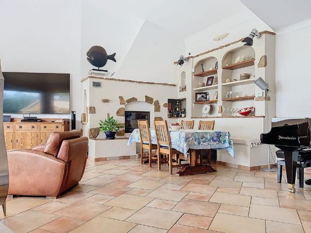 Location Maison 6 pièces 200m² CHATEAUNEUF GRASSE 06740