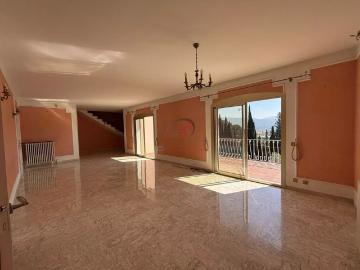 Location Maison 6 pièces 201m² LE CASTELLET 83330