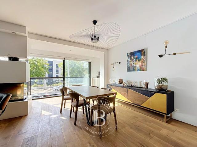 Location Maison 6 pièces 215.95 m2 Issy les Moulineaux