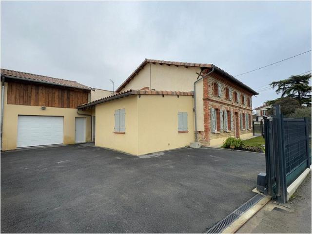 Location maison 6 pièces 224 m²