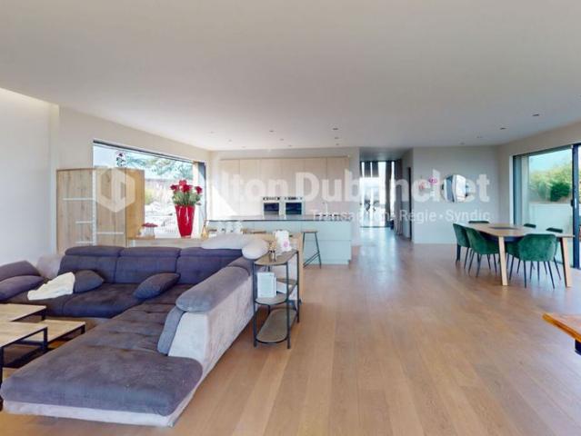 Location Maison 6 pièces 235m²