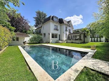 Location Maison 6 pièces 237.48 m2 La Varenne Saint Hilaire