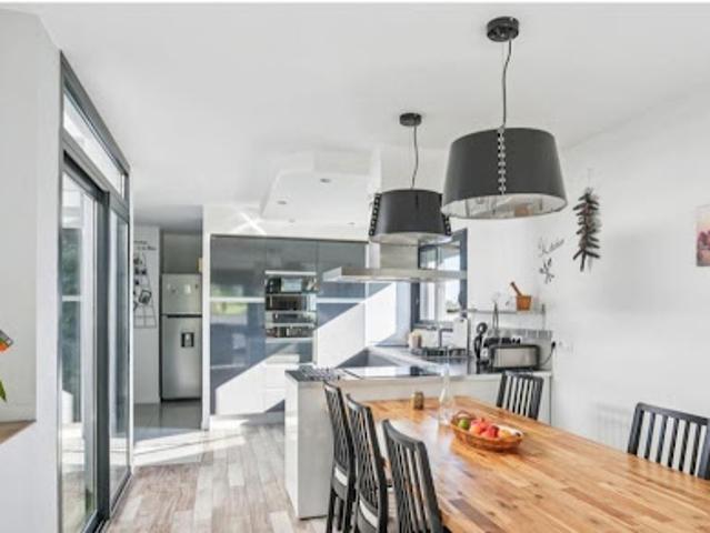 Location Maison 6 pièces 289 m2 Bassens