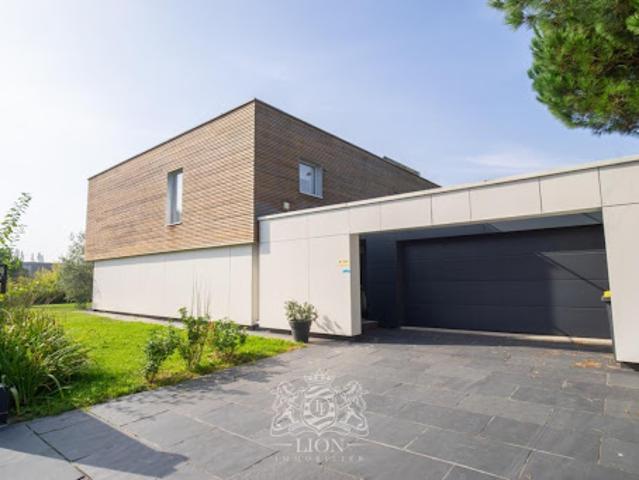 Location Maison 6 pièces 348 m2 Mérignies