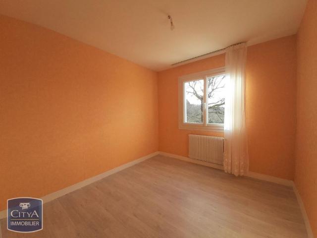 Location Maison 6 pièces 87m² LE VIGEN 87110