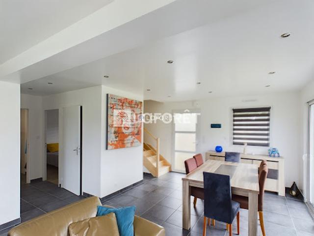 Location Maison 6 pièces 91 m2 Treffiagat