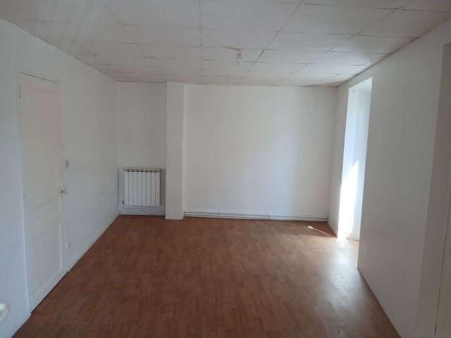 Location maison 6 pièces La Brillanne 04