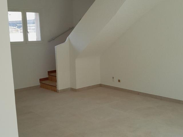 Location maison, 73.42 m² T 4 à Hyères, 1 410 €