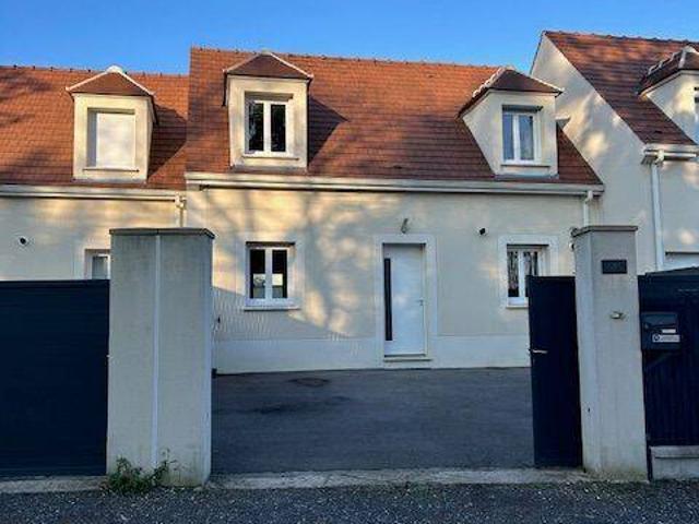 Location maison 73m² avec 2 chambres, terrasse et parking Cinqueux Oise