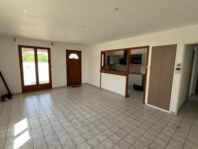 Location maison, 74.68 m² T 4 à Vayres, 1 000 €