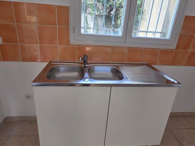 Location maison, 79.86 m² T 4 à Nîmes, 938 €