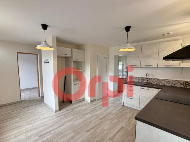 Location maison, 80.47 m² T 3 à Estrées Mons, 800 €