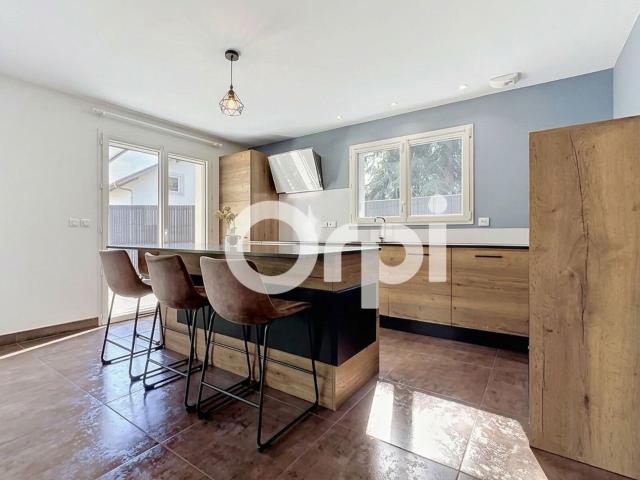 Location maison, 82.44 m² T 4 à Boëge, 1 700 €