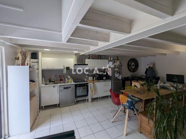 Location Maison 83 m² à Oullins 1 500 ¤ CC /mois