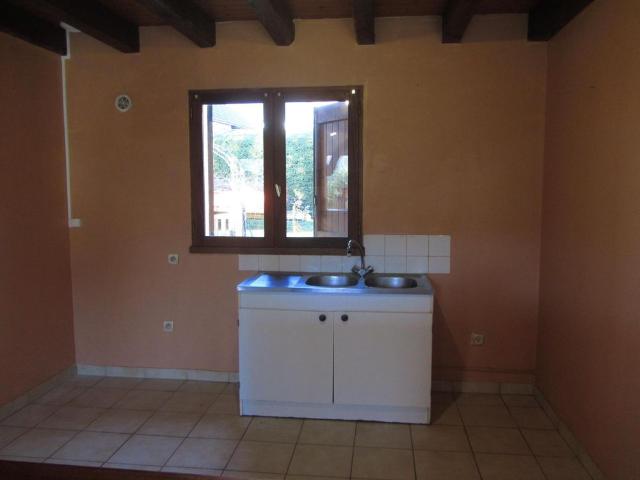 Location Maison 88m² CHAMPS SUR TARENTAINE MARCHAL 15270