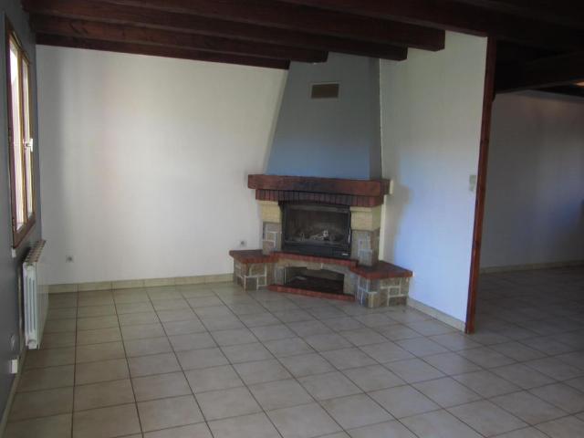 Location Maison 88m² CHAMPS SUR TARENTAINE MARCHAL 15270